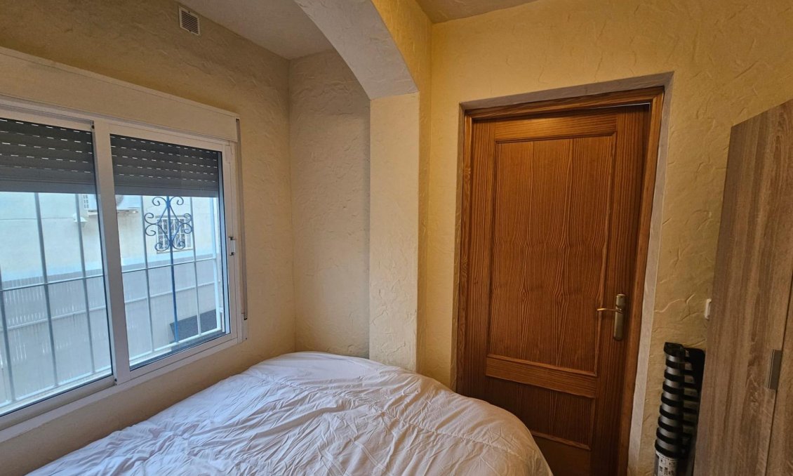 Resale - Bungalow -
Torrevieja - Lago Jardin