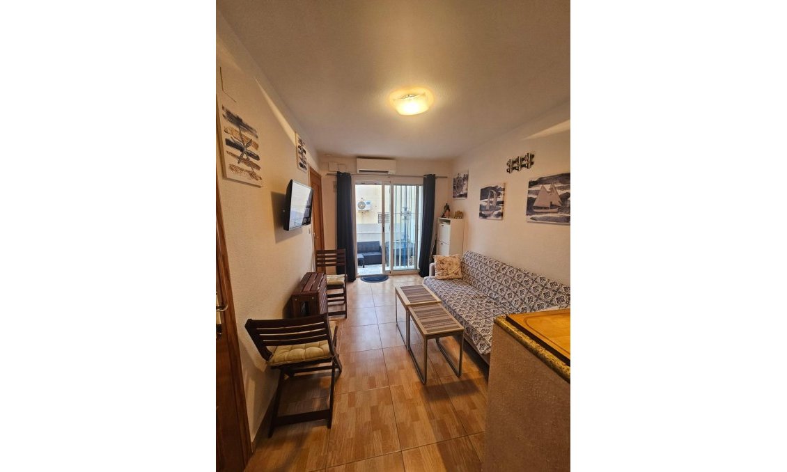 Resale - Bungalow -
Torrevieja - Lago Jardin
