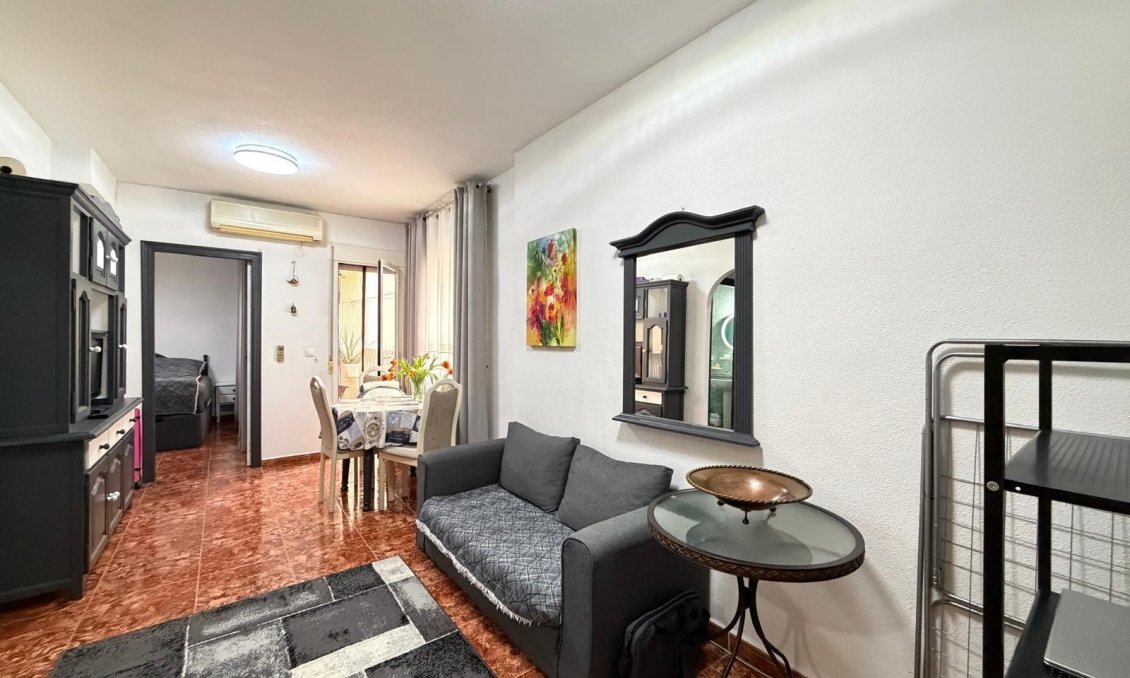 Resale - Apartment -
Torrevieja - Estacion De Autobuses