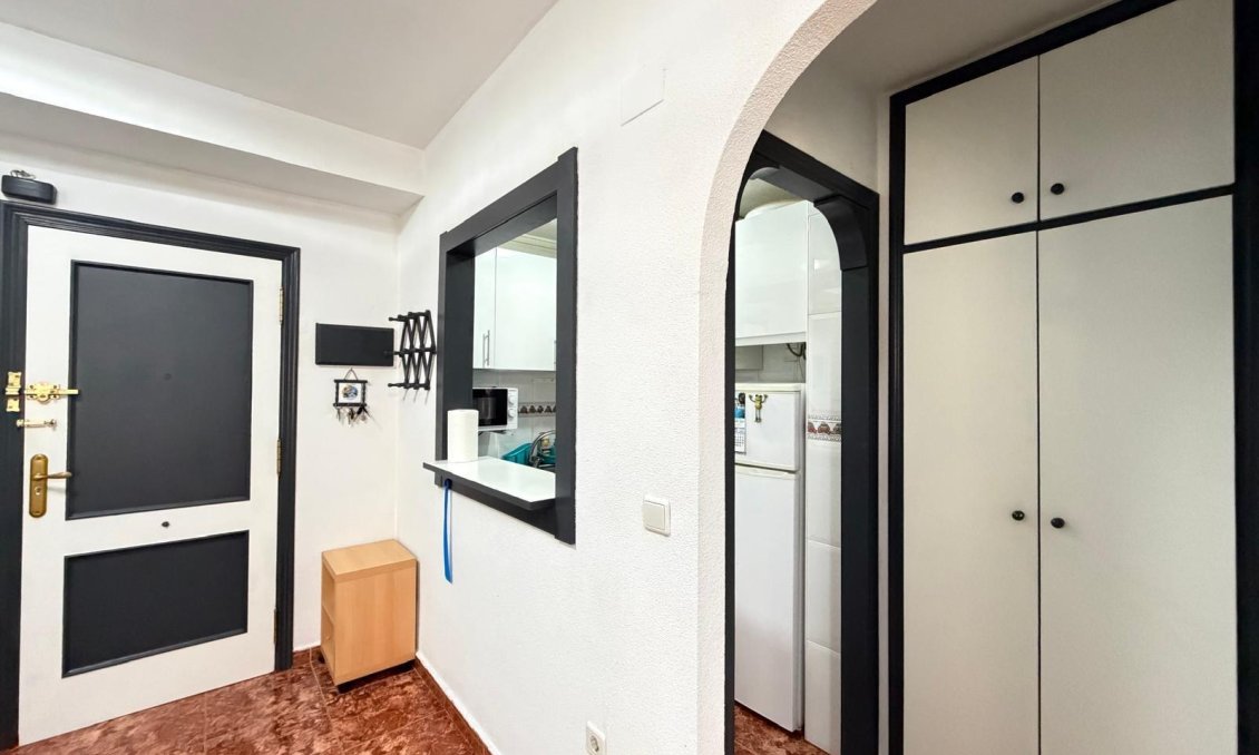 Resale - Apartment -
Torrevieja - Estacion De Autobuses