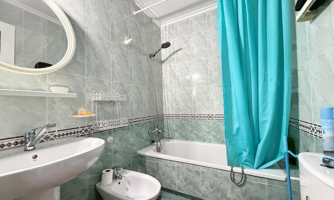 Resale - Apartment -
Torrevieja - Estacion De Autobuses