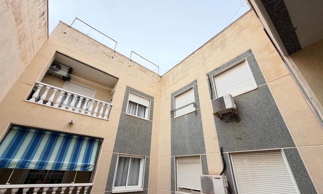 Resale - Apartment -
Torrevieja - Estacion De Autobuses