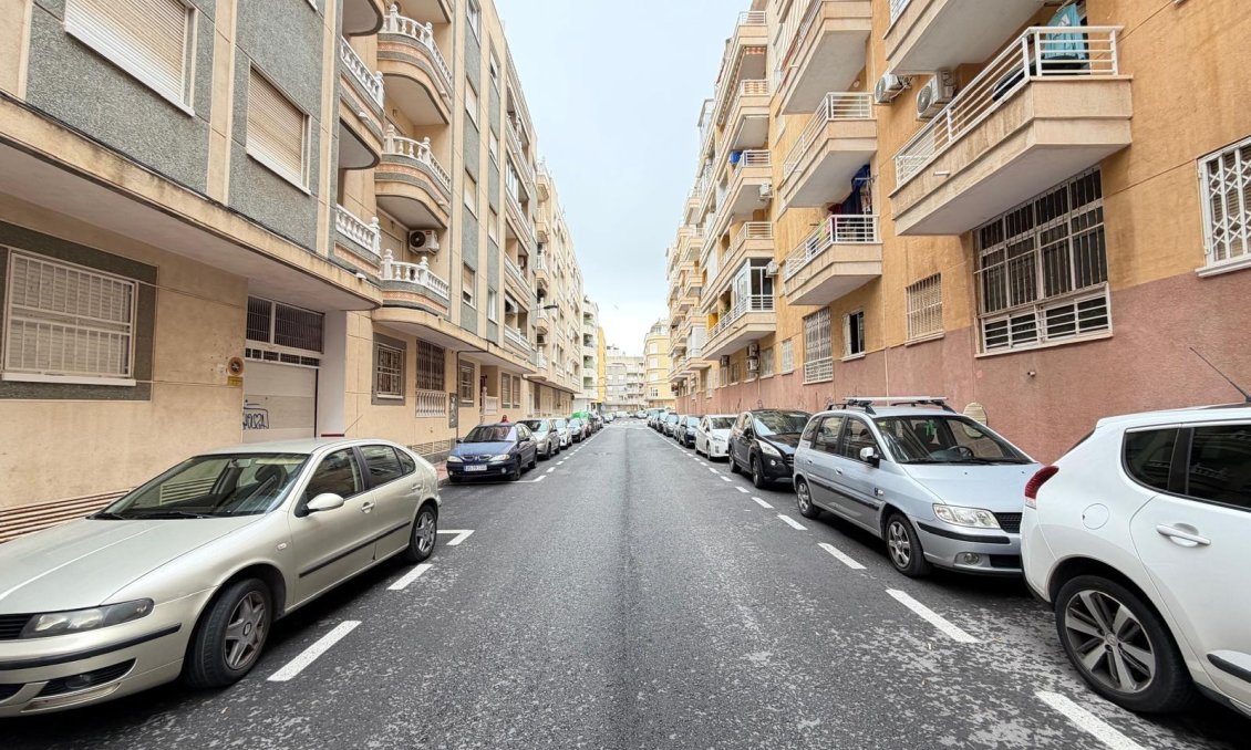 Resale - Apartment -
Torrevieja - Estacion De Autobuses