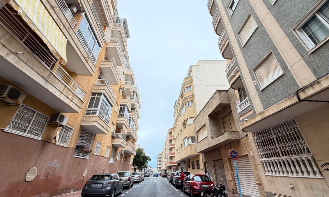 Resale - Apartment -
Torrevieja - Estacion De Autobuses