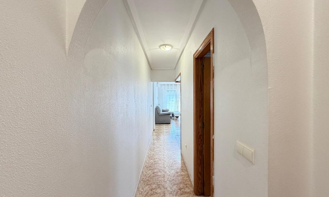 Resale - Apartment -
Torrevieja - Playa del Cura