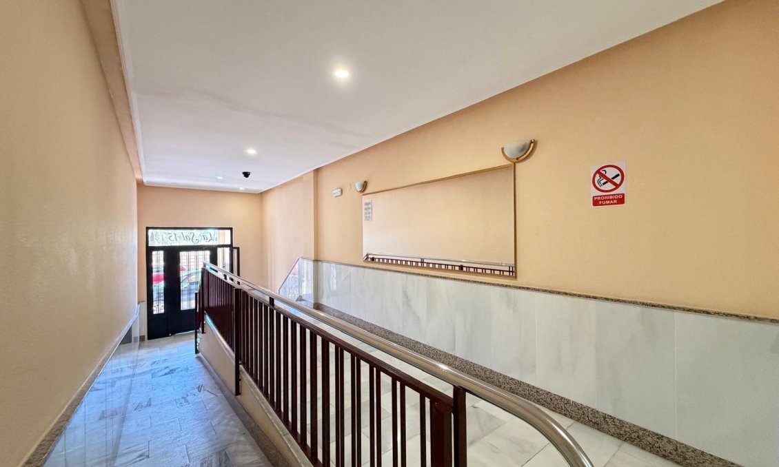 Resale - Apartment -
Torrevieja - Playa del Cura