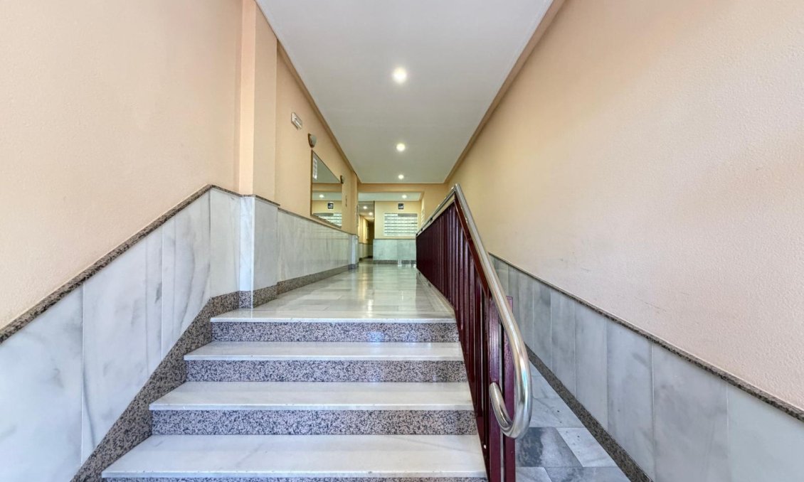 Resale - Apartment -
Torrevieja - Playa del Cura