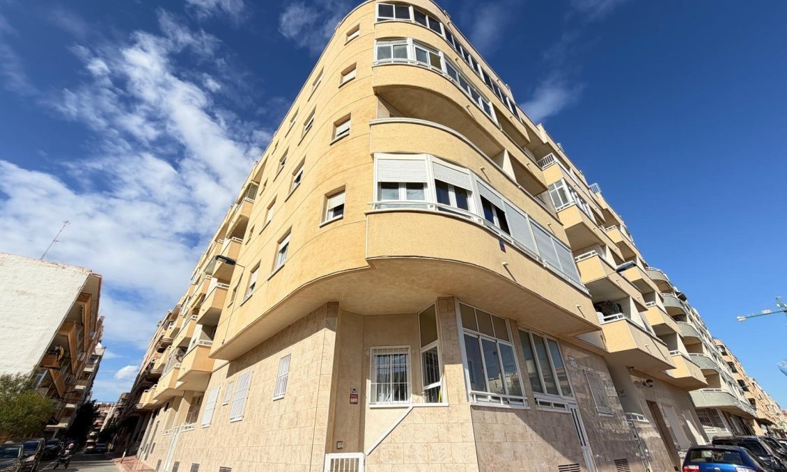 Resale - Apartment -
Torrevieja - Playa del Cura