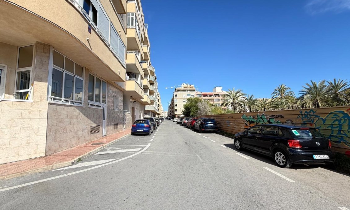 Resale - Apartment -
Torrevieja - Playa del Cura