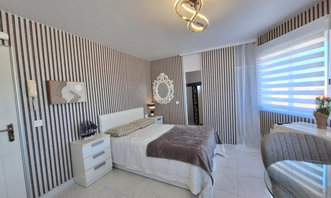 Resale - Apartment -
Torrevieja - Torrejón