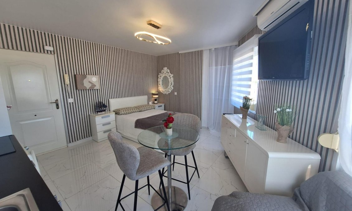 Resale - Apartment -
Torrevieja - Torrejón