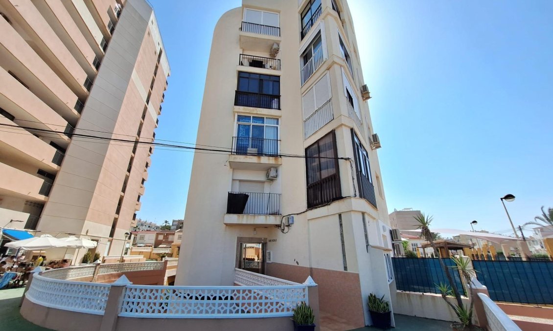 Resale - Apartment -
Torrevieja - Torrejón