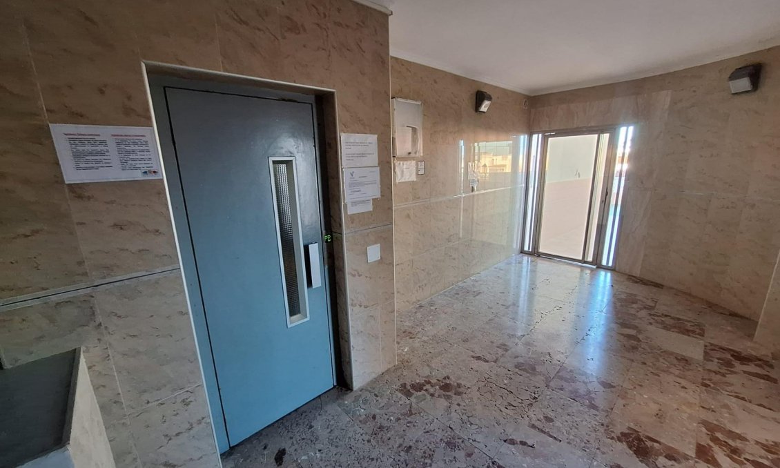 Resale - Apartment -
Torrevieja - Torrejón