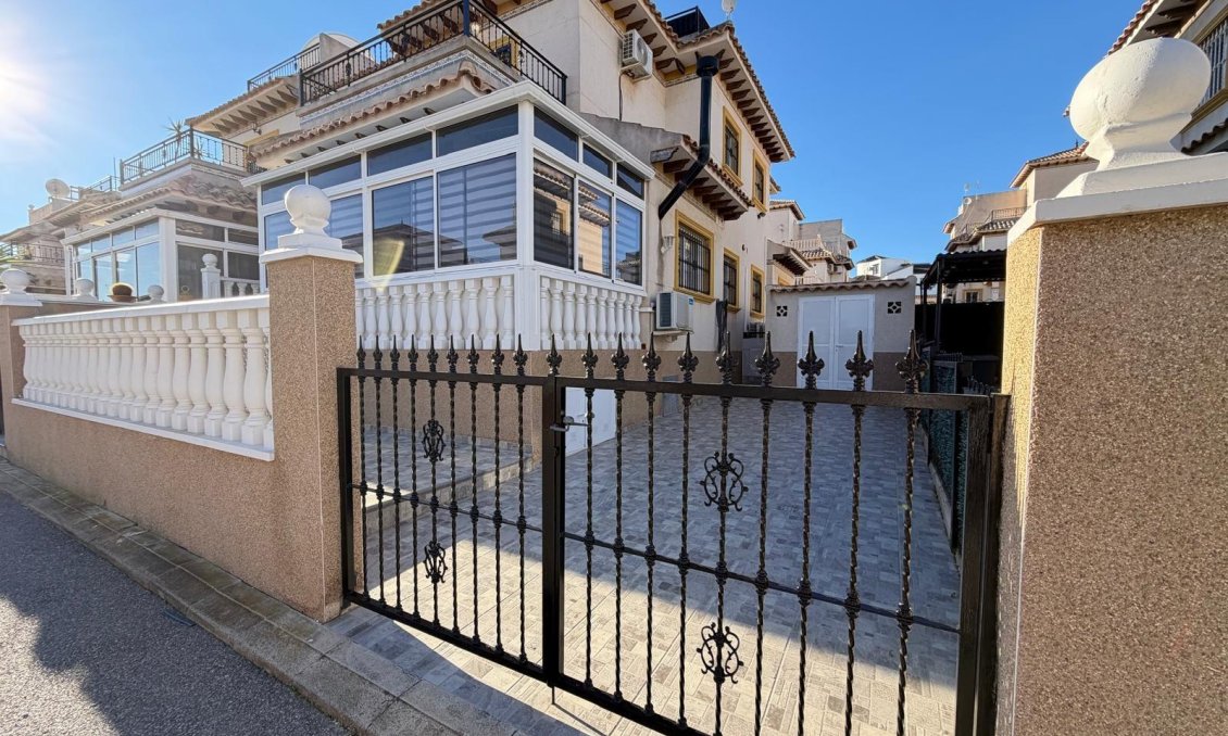 Resale - Townhouse -
Orihuela Costa - Las Filipinas