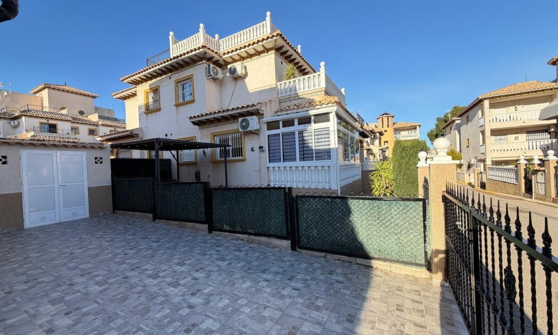Resale - Townhouse -
Orihuela Costa - Las Filipinas