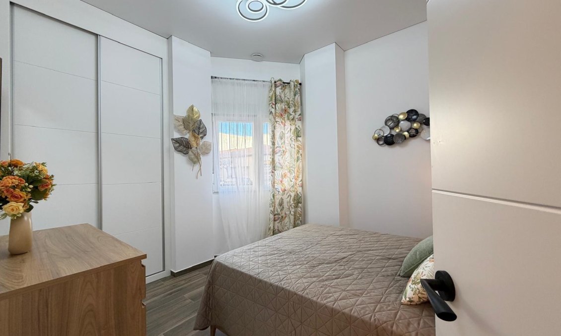 Revente - Appartement -
Torrevieja