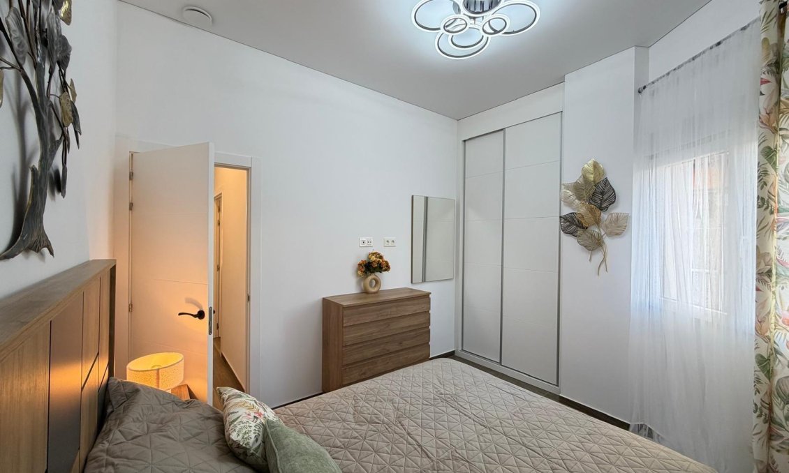 Revente - Appartement -
Torrevieja