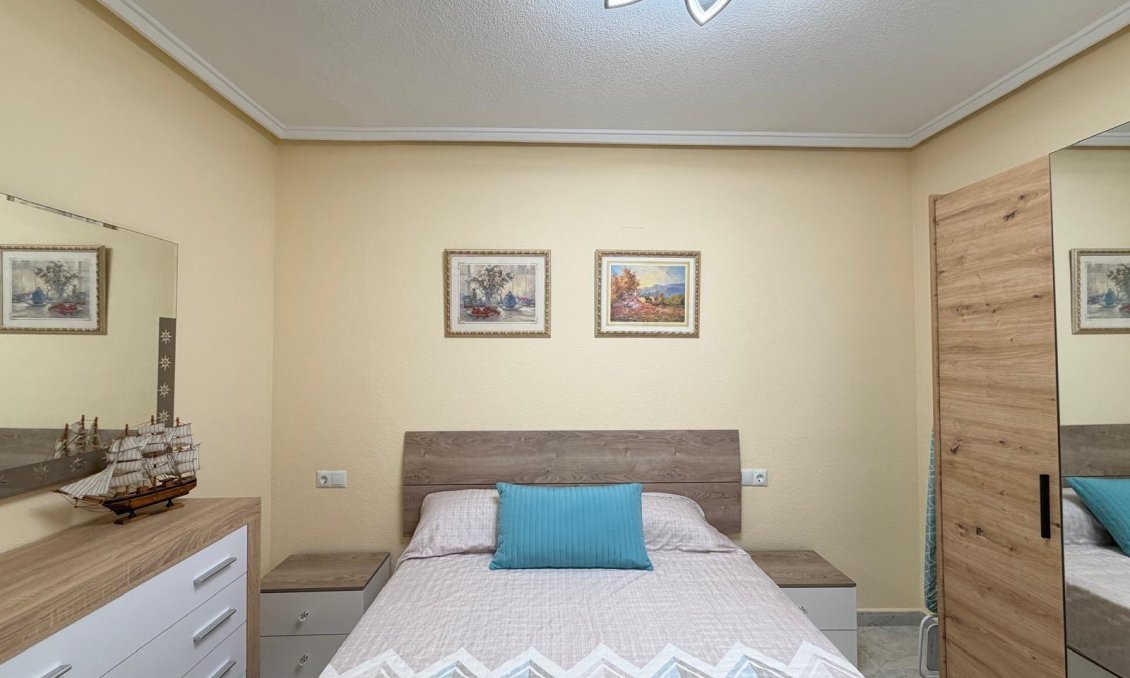 Resale - Apartment -
Torrevieja - Playa del Cura
