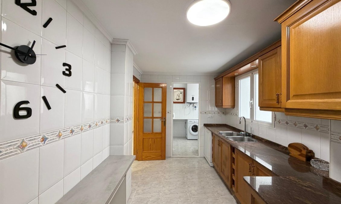 Resale - Apartment -
Torrevieja - Playa del Cura