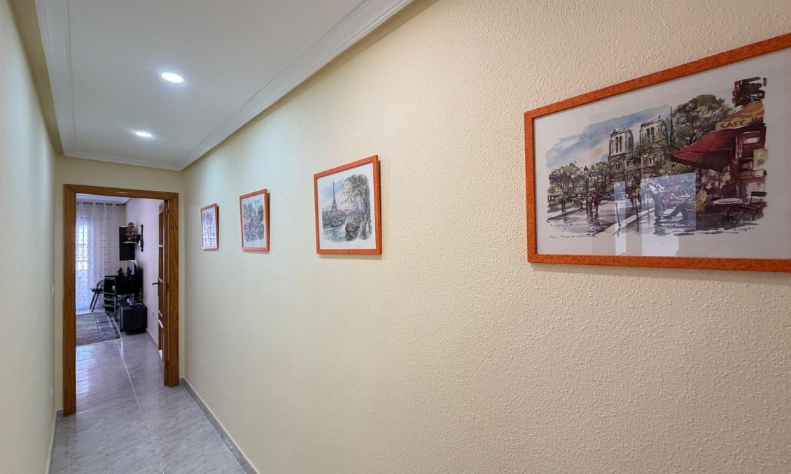 Resale - Apartment -
Torrevieja - Playa del Cura