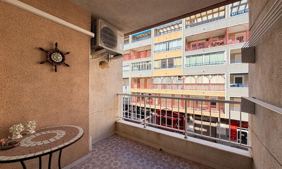 Resale - Apartment -
Torrevieja - Playa del Cura
