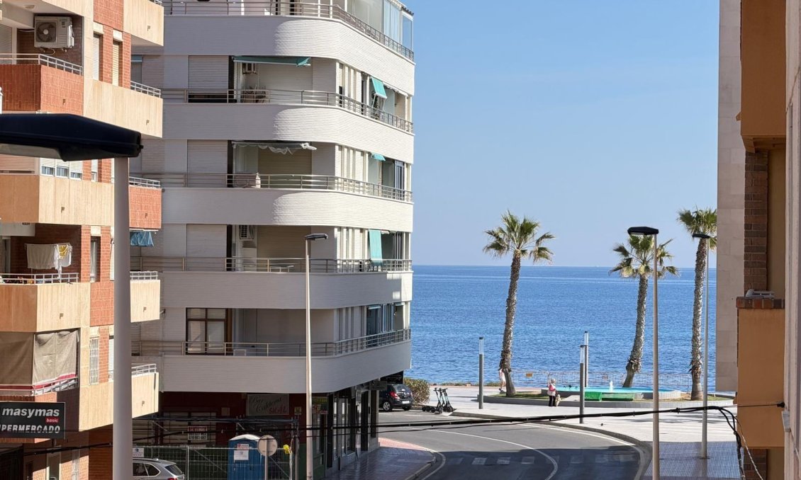 Resale - Apartment -
Torrevieja - Playa del Cura