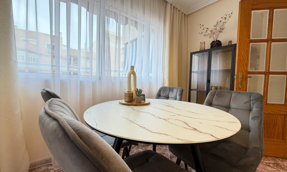 Resale - Apartment -
Torrevieja - Playa de los Locos