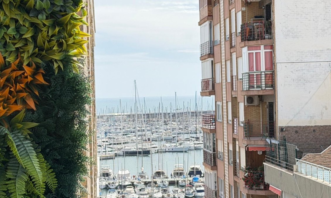 Használt Ingatlanok - Apartman -
Torrevieja - Centrum