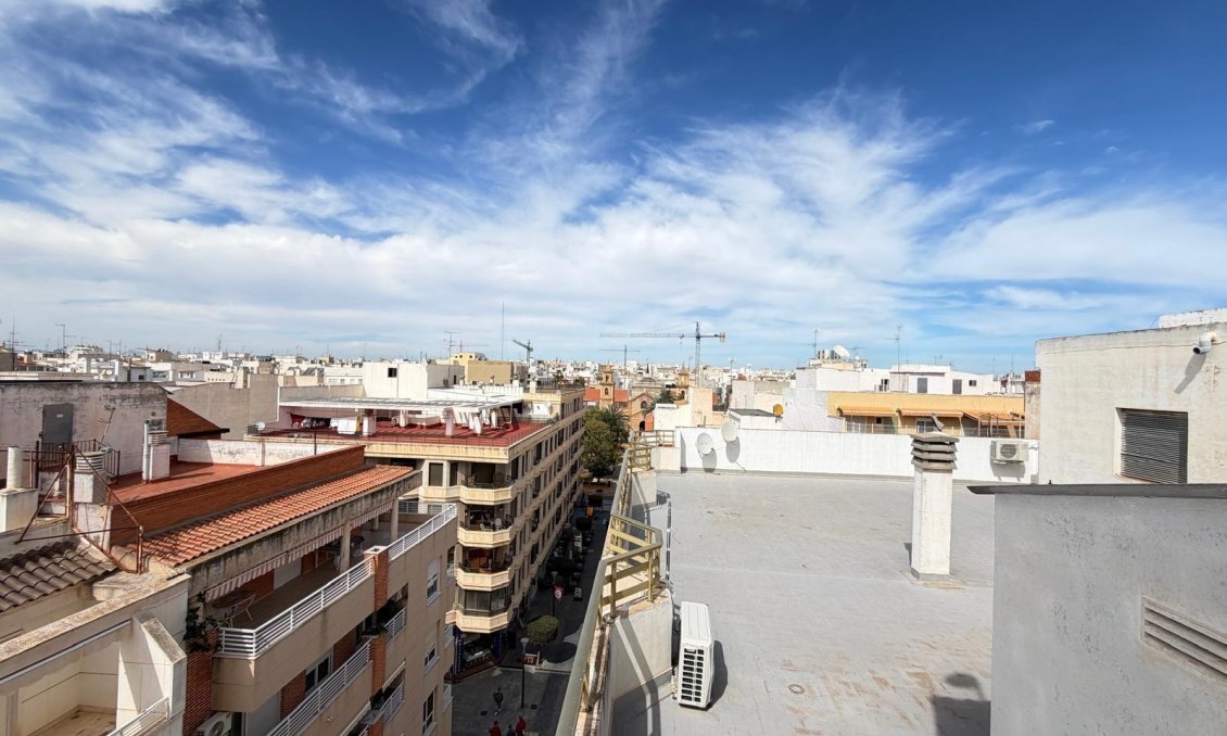 Használt Ingatlanok - Apartman -
Torrevieja - Centrum