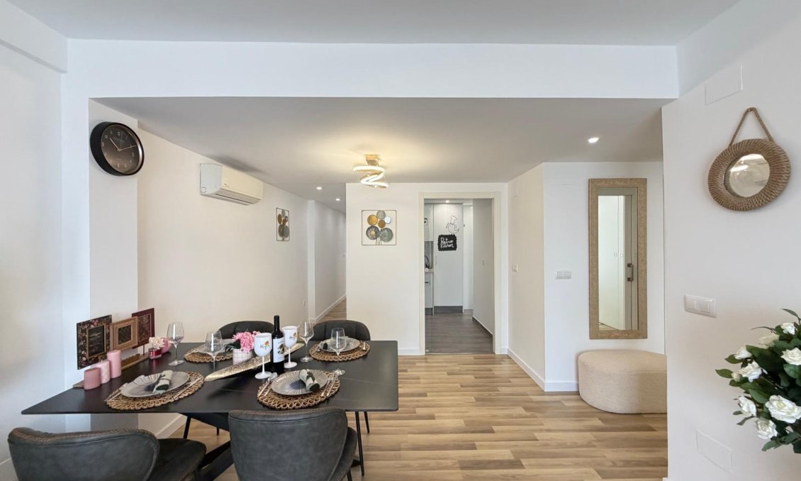 Használt Ingatlanok - Apartman -
Torrevieja - Centrum
