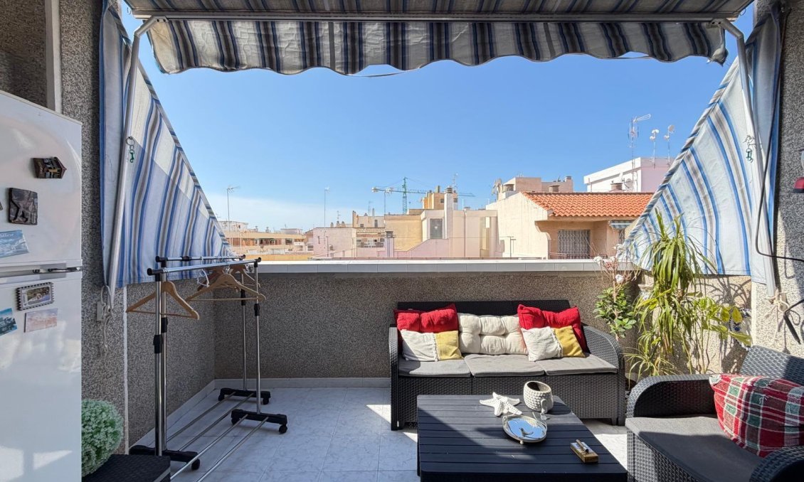 Használt Ingatlanok - Tetőtéri lakás -
Torrevieja - Acequion
