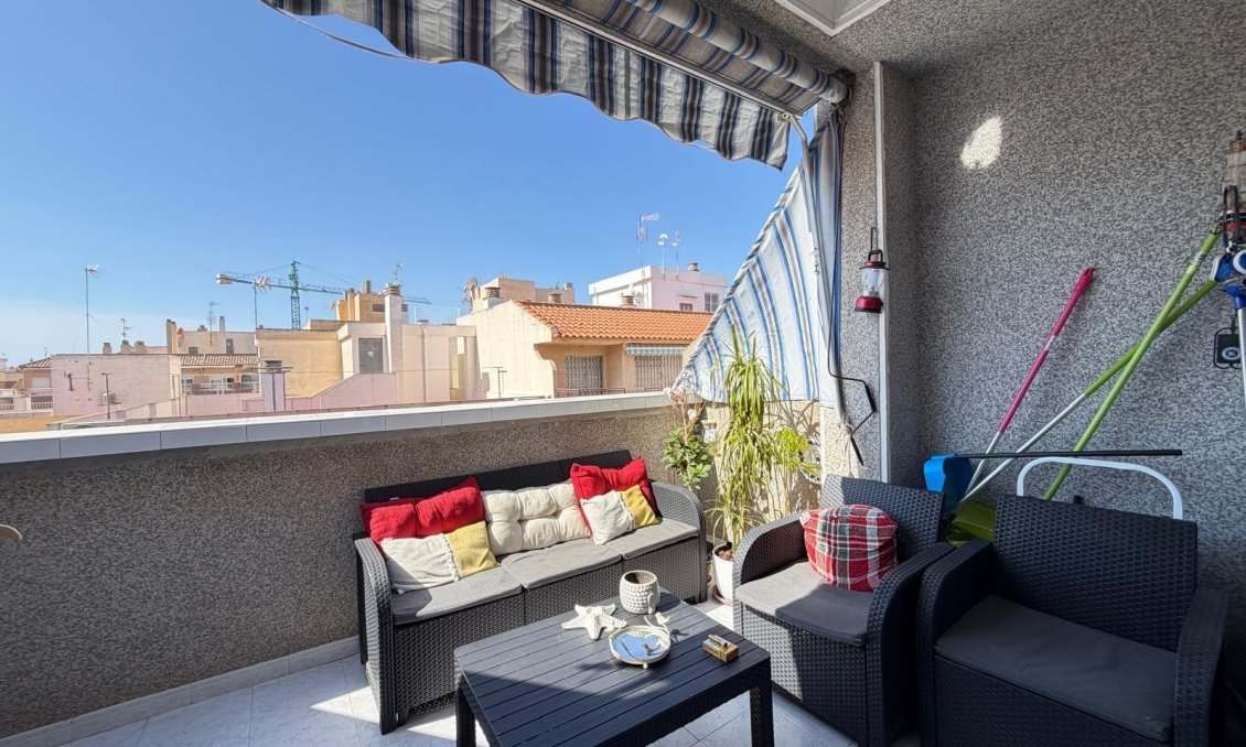 Használt Ingatlanok - Tetőtéri lakás -
Torrevieja - Acequion