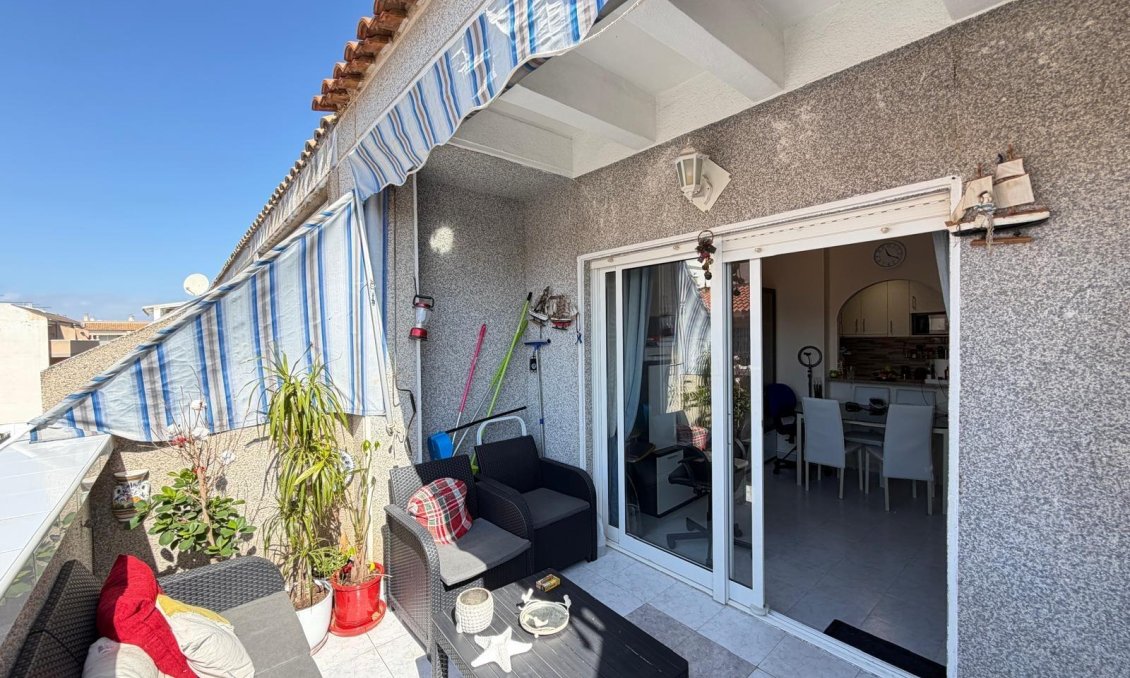 Használt Ingatlanok - Tetőtéri lakás -
Torrevieja - Acequion