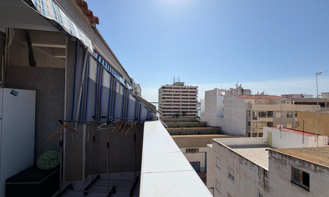 Használt Ingatlanok - Tetőtéri lakás -
Torrevieja - Acequion
