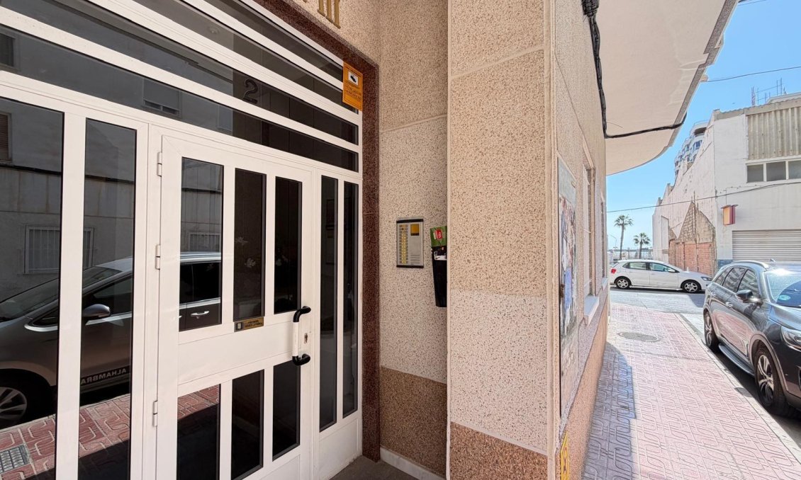 Használt Ingatlanok - Tetőtéri lakás -
Torrevieja - Acequion