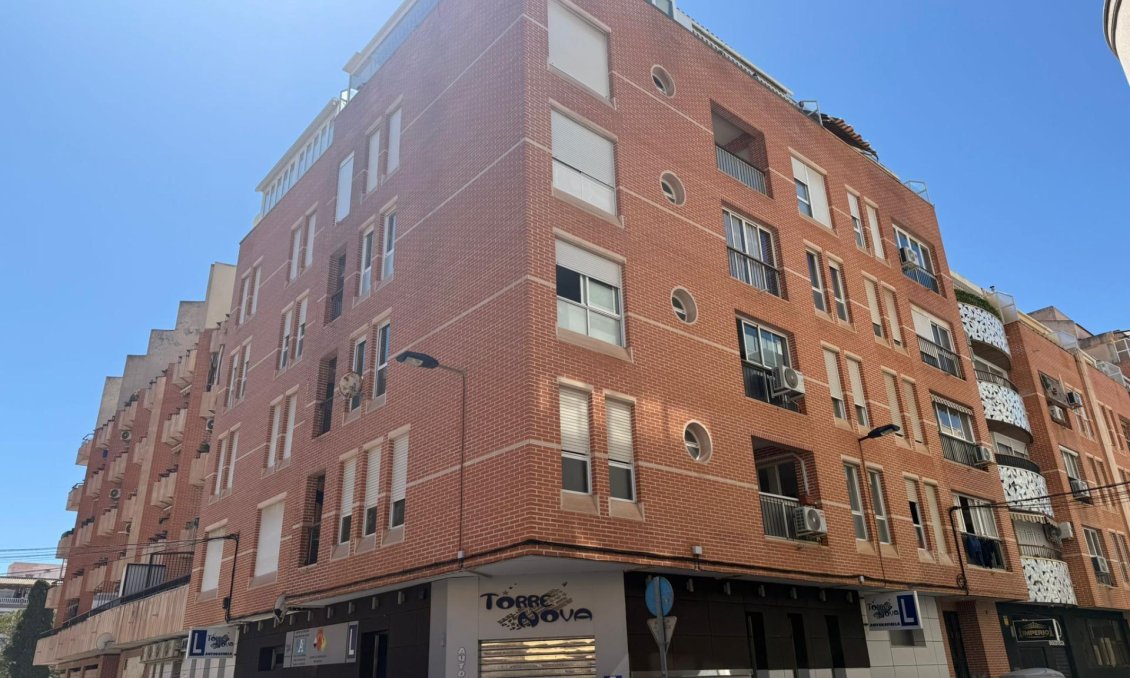 Revânzare - Apartament -
Torrevieja - Centro