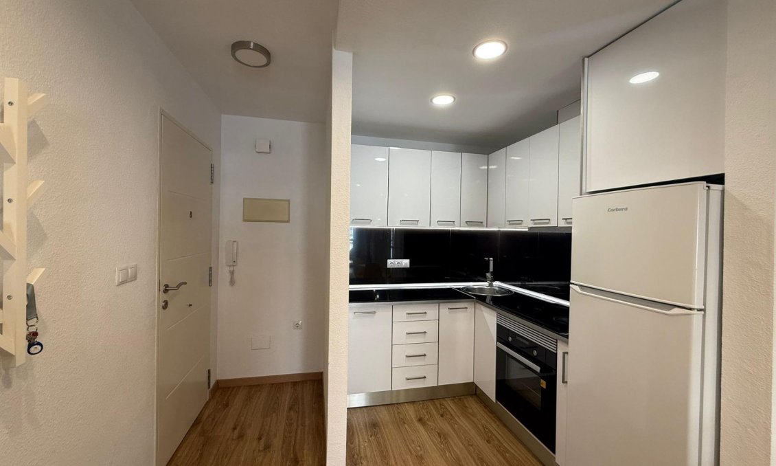 Revânzare - Apartament -
Torrevieja - Centro