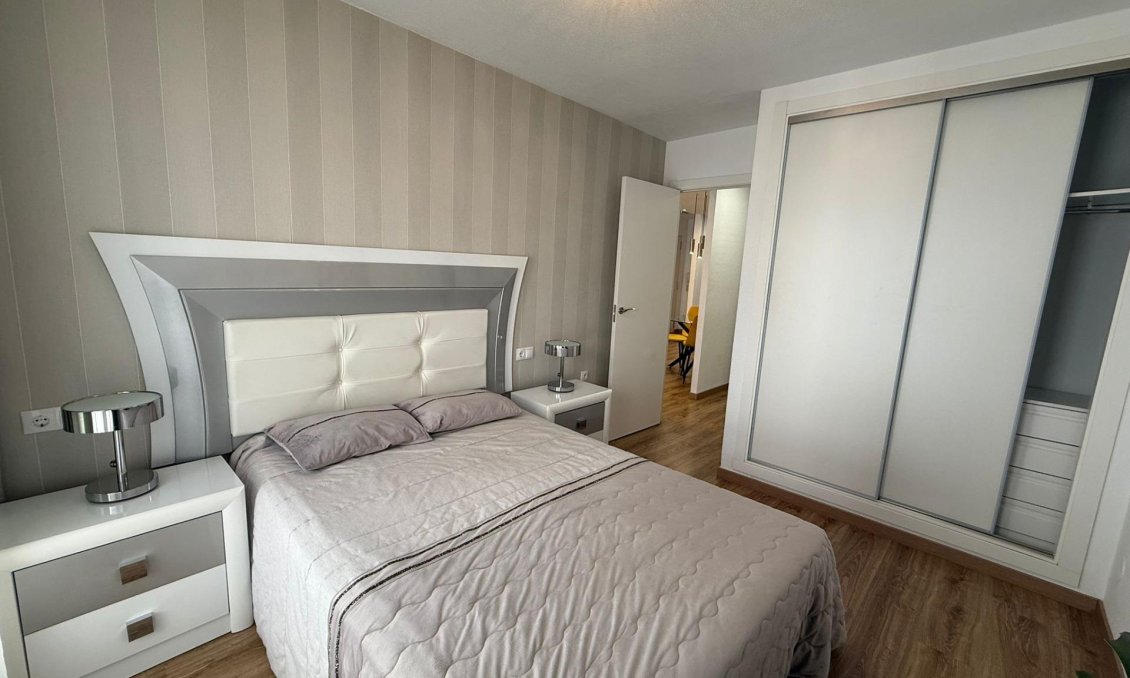 Revânzare - Apartament -
Torrevieja - Centro