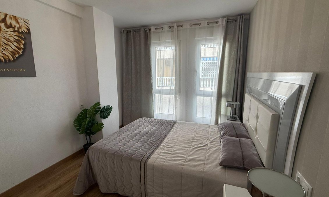 Revânzare - Apartament -
Torrevieja - Centro