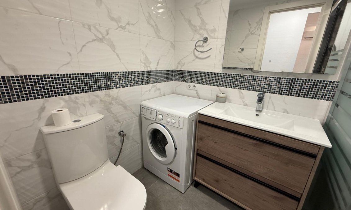 Revânzare - Apartament -
Torrevieja - Centro