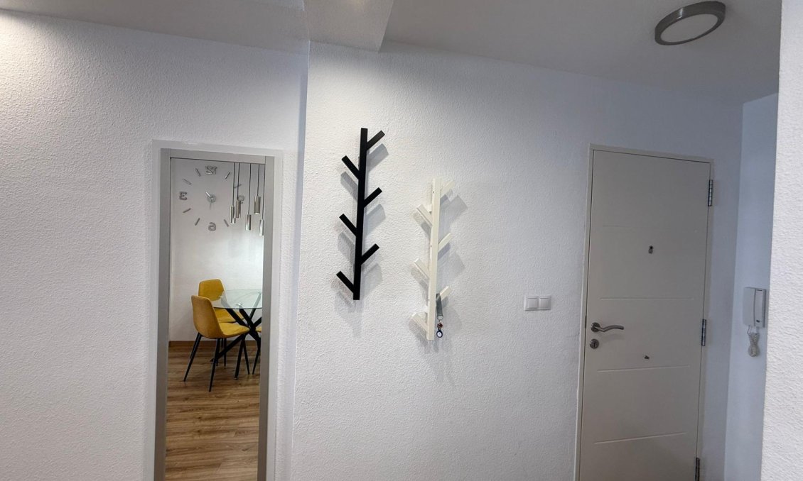 Revânzare - Apartament -
Torrevieja - Centro