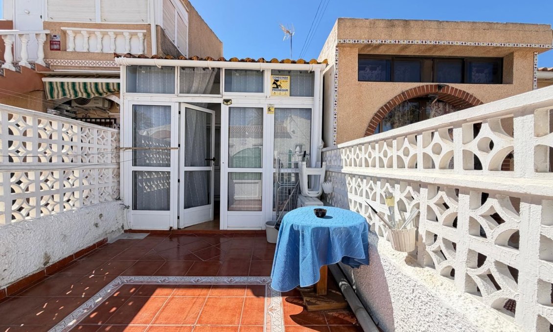 Wiederverkauf - Stadthaus -
Torrevieja - Nueva Torrevieja