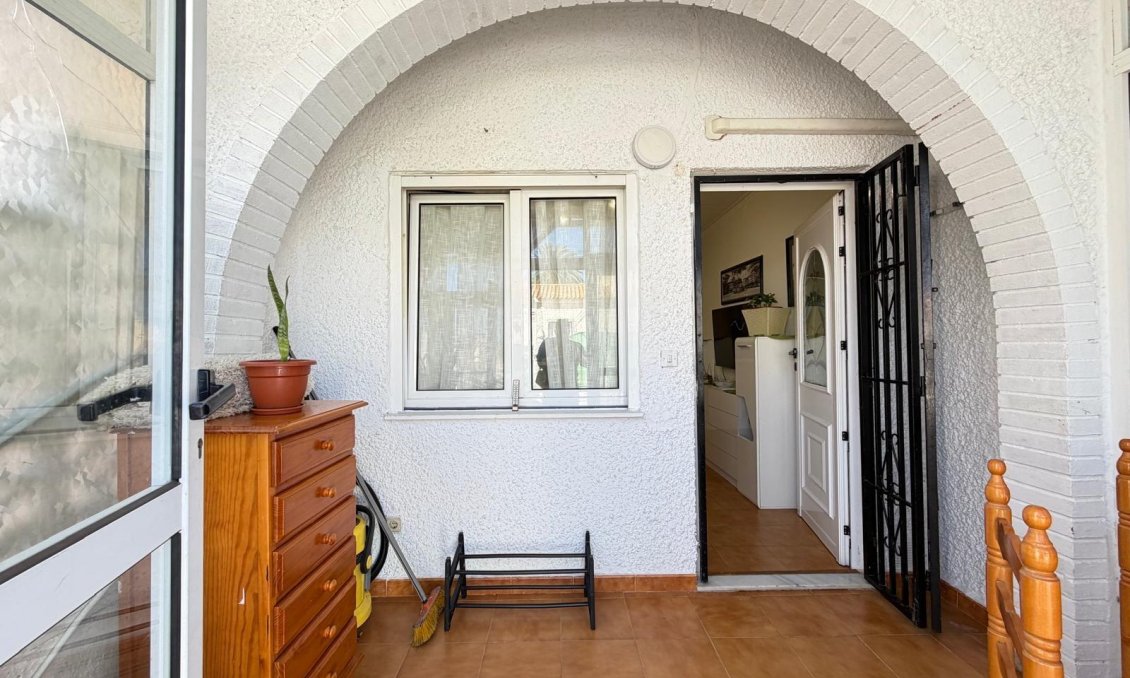Wiederverkauf - Stadthaus -
Torrevieja - Nueva Torrevieja