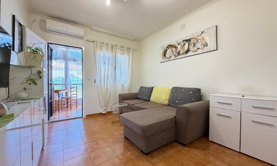 Wiederverkauf - Stadthaus -
Torrevieja - Nueva Torrevieja