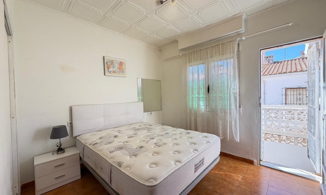 Wiederverkauf - Stadthaus -
Torrevieja - Nueva Torrevieja
