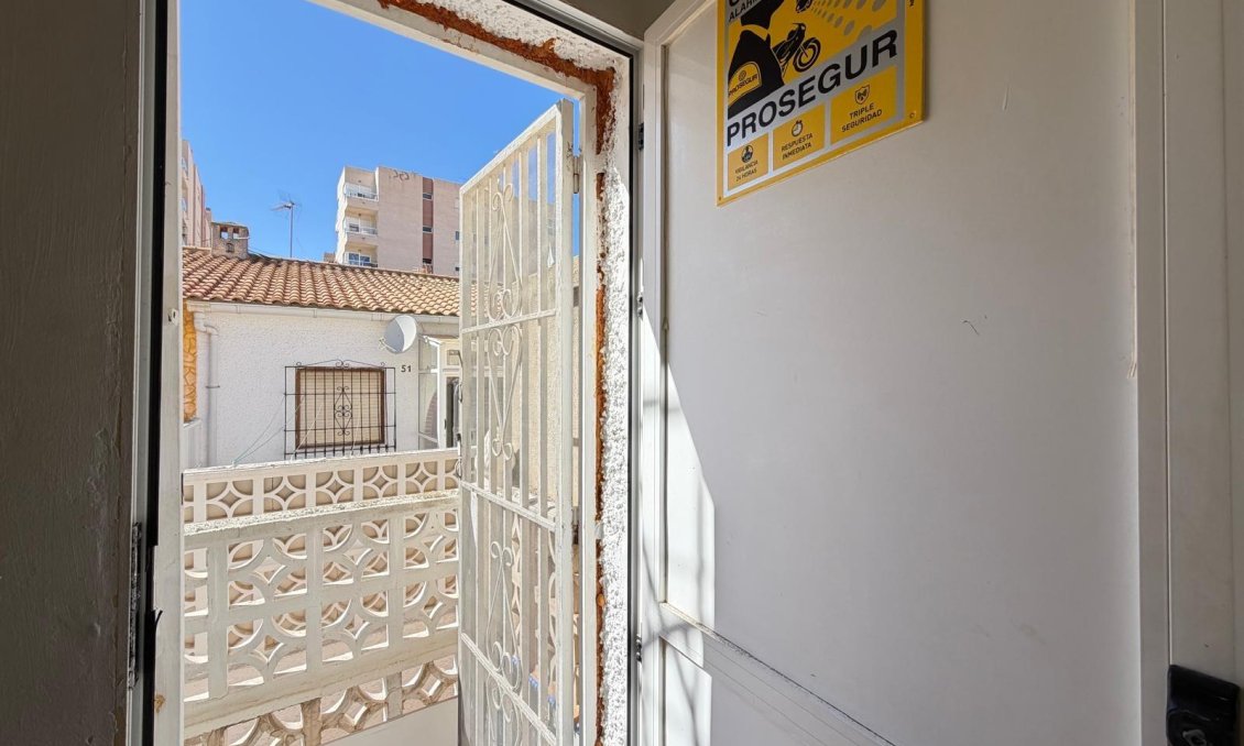 Wiederverkauf - Stadthaus -
Torrevieja - Nueva Torrevieja