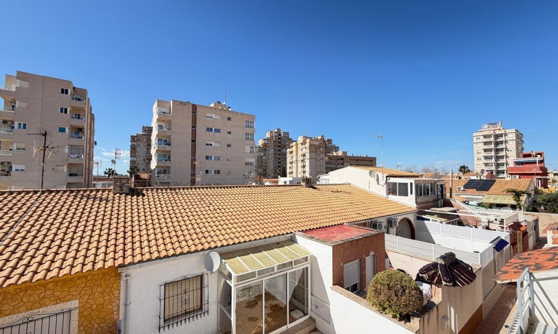 Wiederverkauf - Stadthaus -
Torrevieja - Nueva Torrevieja