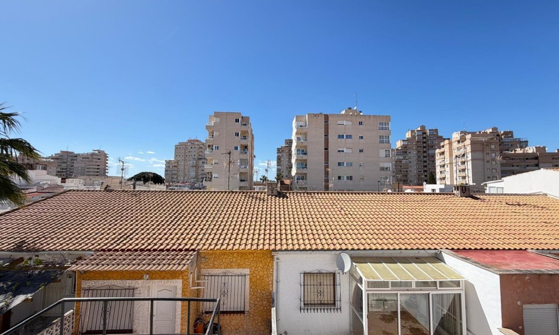 Wiederverkauf - Stadthaus -
Torrevieja - Nueva Torrevieja