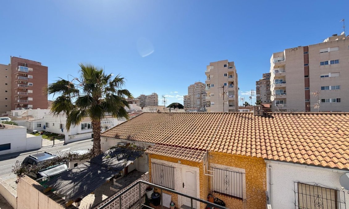 Wiederverkauf - Stadthaus -
Torrevieja - Nueva Torrevieja
