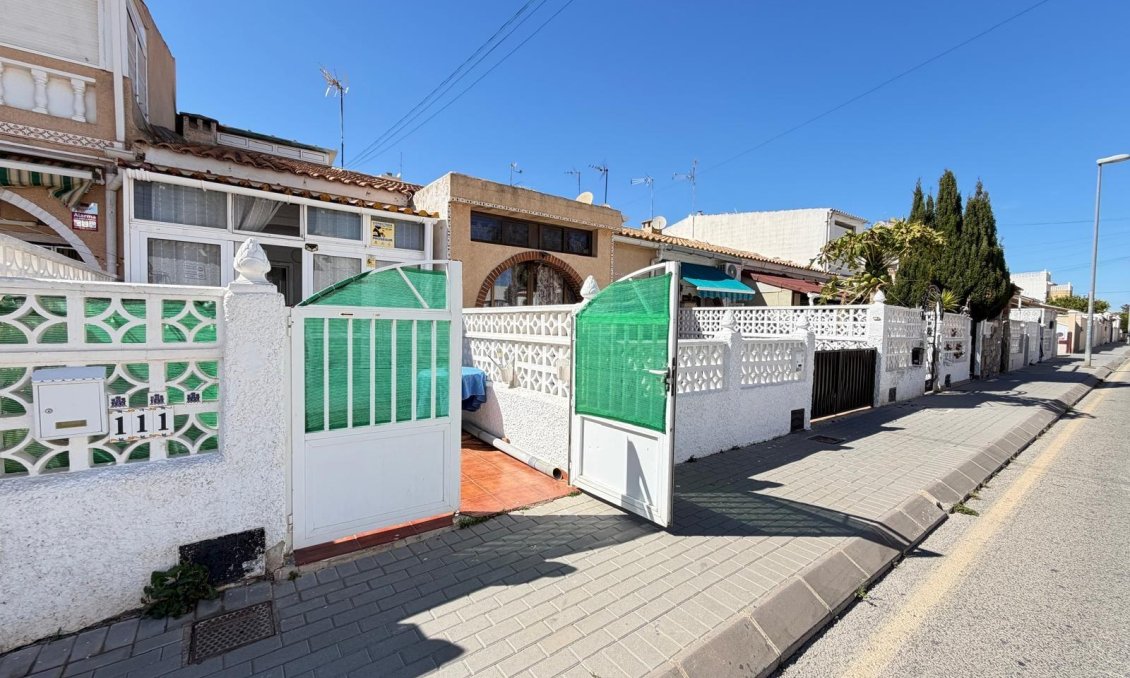 Wiederverkauf - Stadthaus -
Torrevieja - Nueva Torrevieja